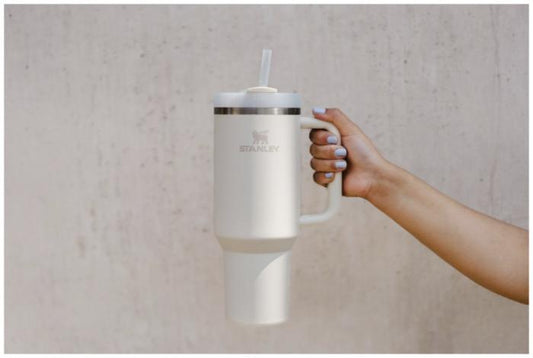 Stanley: Storia, Innovazione e Resistenza delle Borracce in Acciaio